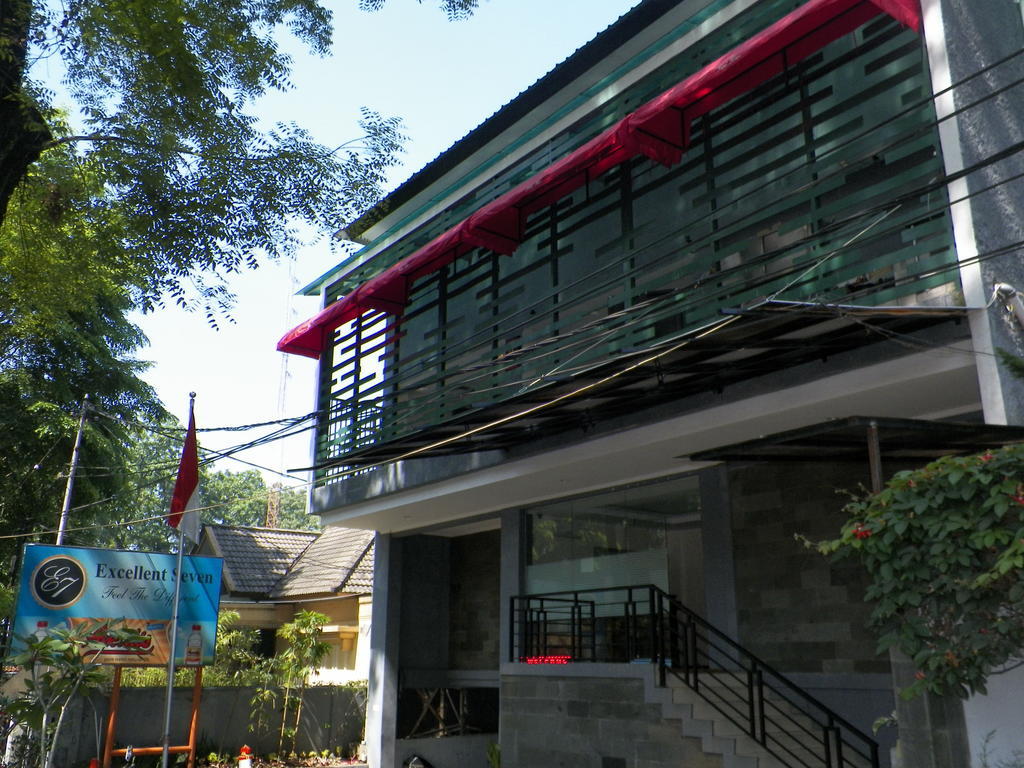 Excellent Seven Boutique Hotel Bandung Exterior photo